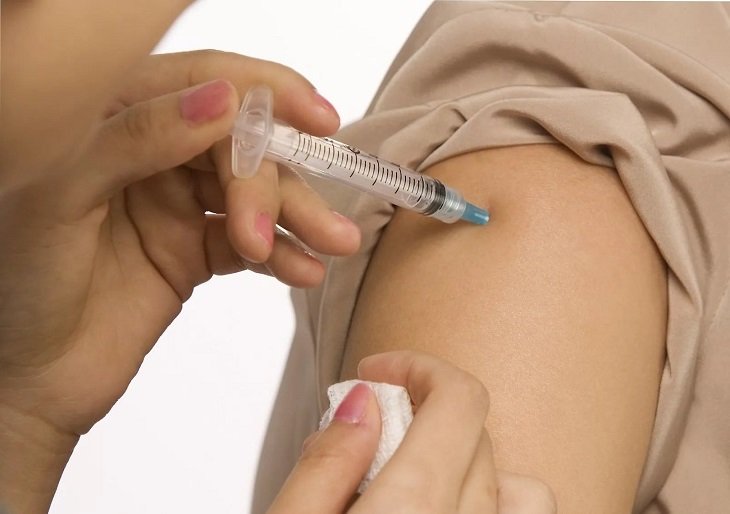 корь вакцинация взрослого